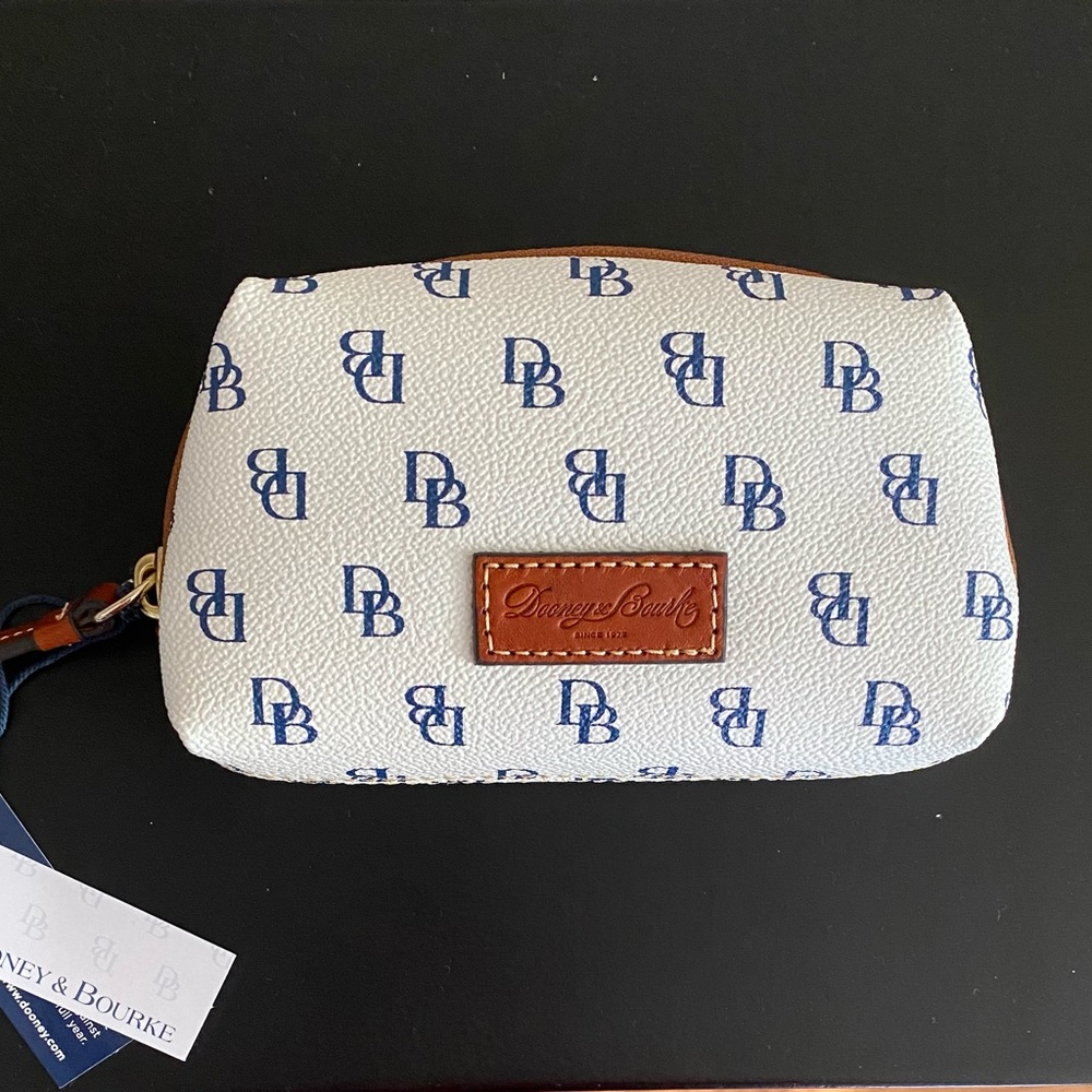Small Dooney Bourke bag, white/navy
